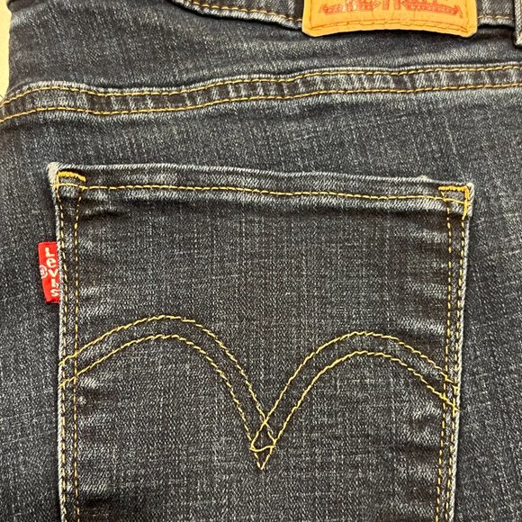 Levi's Women's Classic Boot Cut Jeans, Dark Wash, 12 - Picture 3 of 7